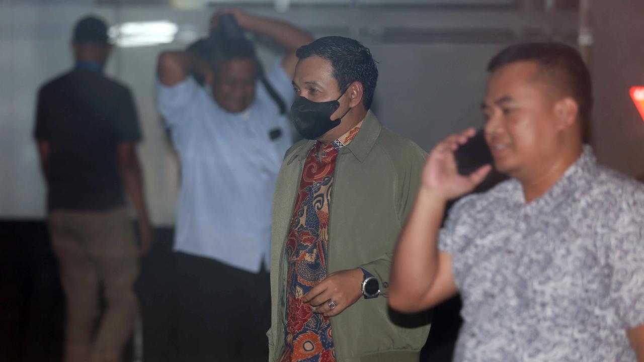 FOTO: Plt Wali Kota Madiun Bungkam Usai Diperiksa KPK