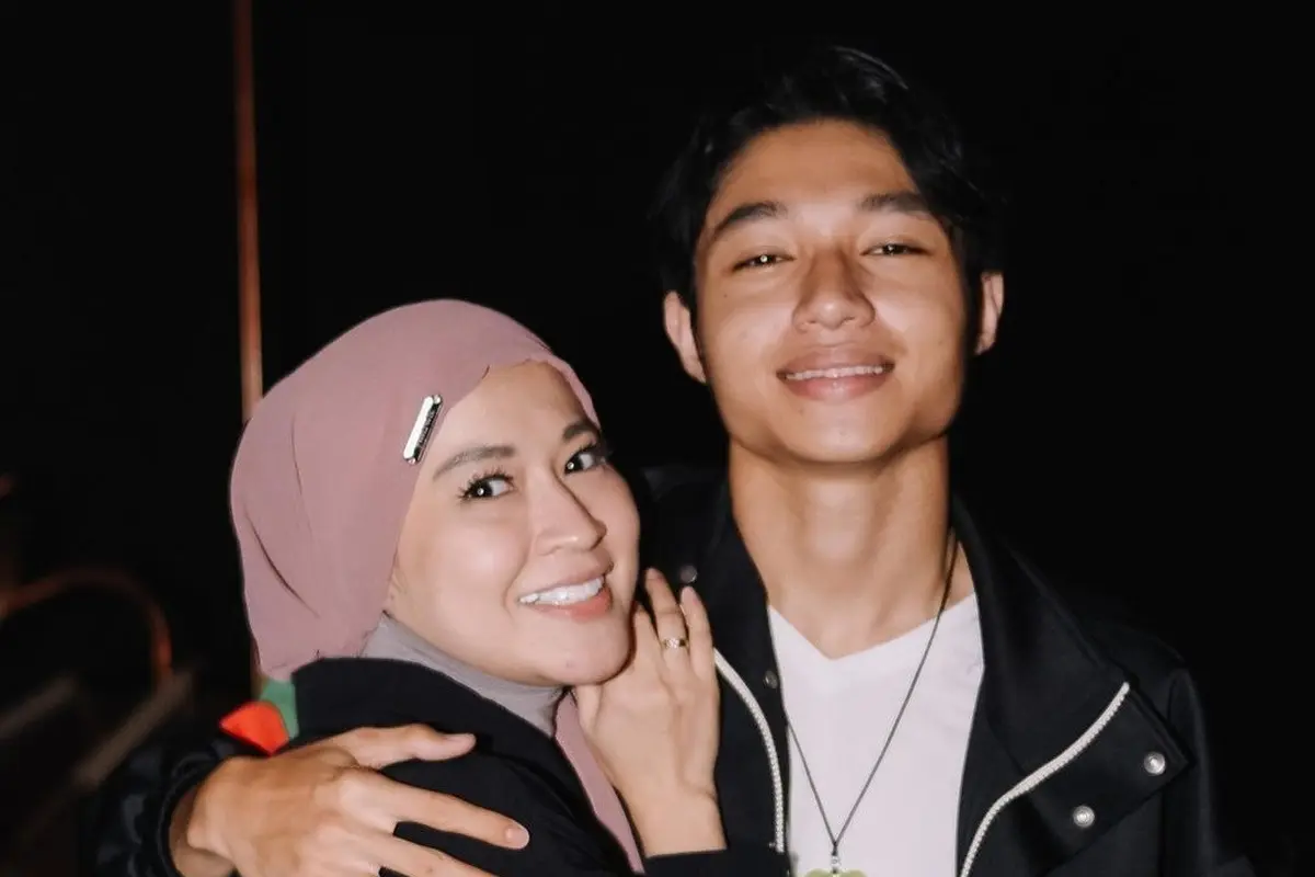 Potret Kebersamaan Kiesha Alvaro dan Okie Agustina