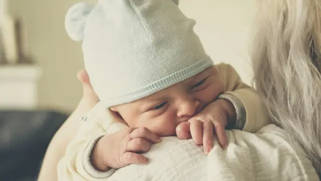 Gendong Bayi