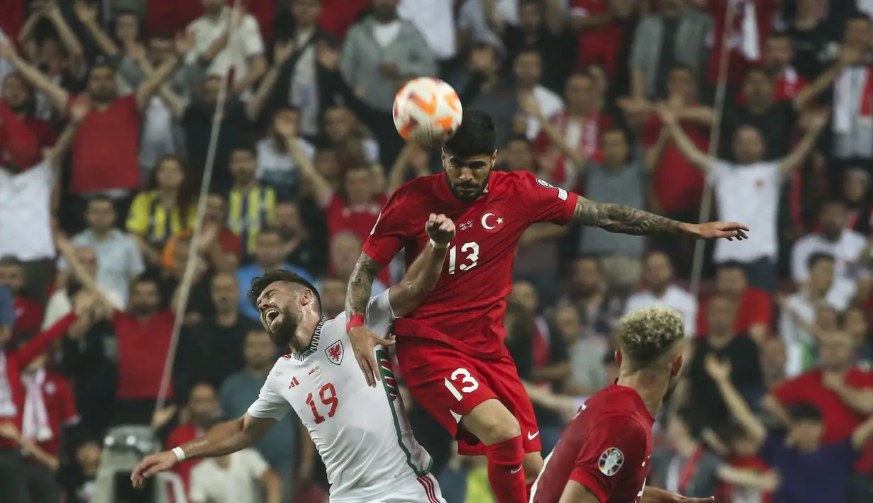 Turki memimpin Grup D dengan poin 9 dari empat laga. Armenia di posisi kedua dengan 6 poin dari 3 laga. (Murat Akbas/Dia Images via AP)
