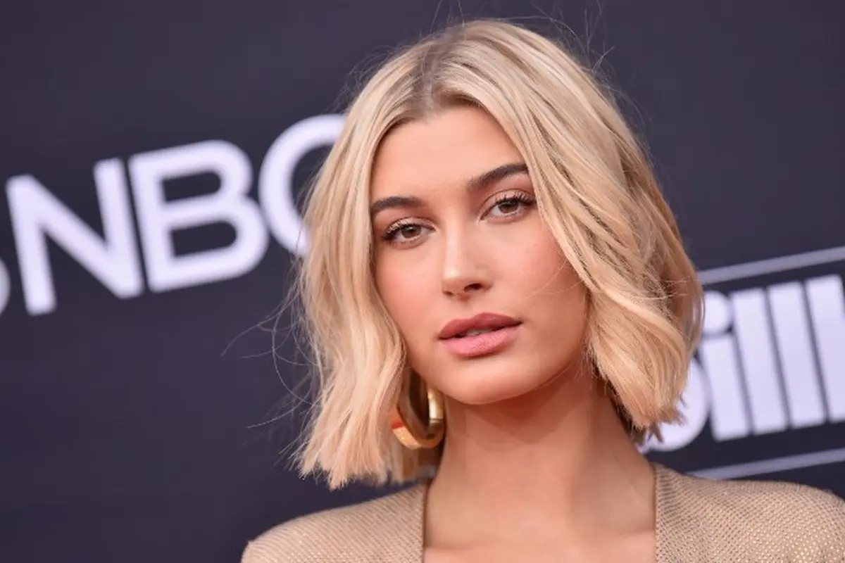 [Bintang] Hailey Baldwin