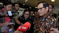 Sekretaris Kabinet Pramono Anung usai melakukan pertemuan tertutup dengan Ketua DPR Setya Novanto di Gedung DPR, Komplek Parlemen, Senayan, Jakarta, Kamis (1/10/2015).(Liputann6.com/Johan Tallo)