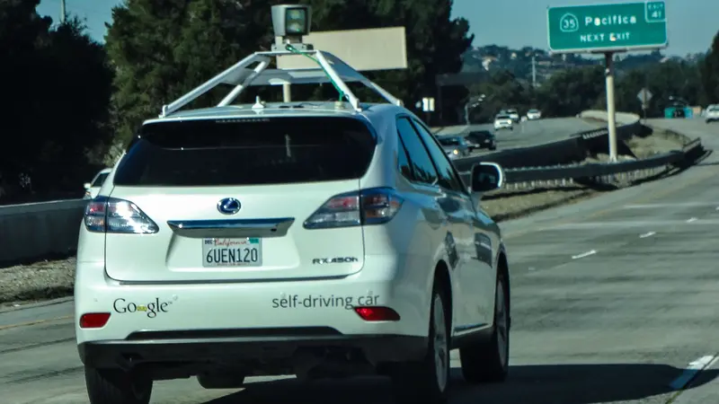 Mobil Google Semakin Mahir Mengemudi Jalanan Kota