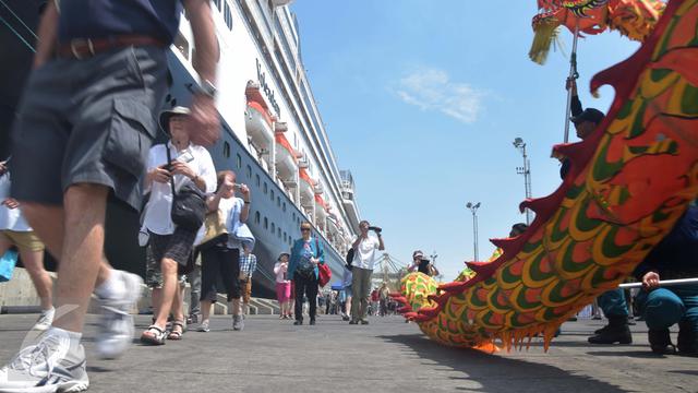 20160304-Ratusan Turis Padati Pelabuhan Tanjung Emas Semarang