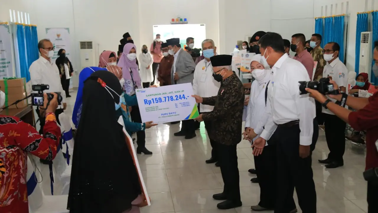 Wapres Serahkan Santunan Akibat Kecelakan Kerja (Istimewa)