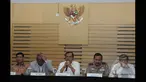 Pimpinan KPK bertemu dengan sejumlah menteri dan petinggi lembaga hukum di Gedung KPK, Senin (2/3/2015).  KPK melimpahkan kasus dugaan tindak pidana korupsi transaksi mencurigakan Komjen Pol Budi Gunawan ke Kejaksaan Agung. (Liputan6.com/Herman Zakharia)