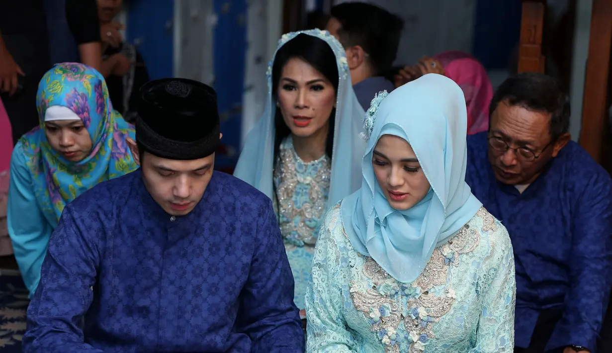 Dude Harlino & Alyssa Soebandono berharap anak mereka menjadi anak yang soleh.