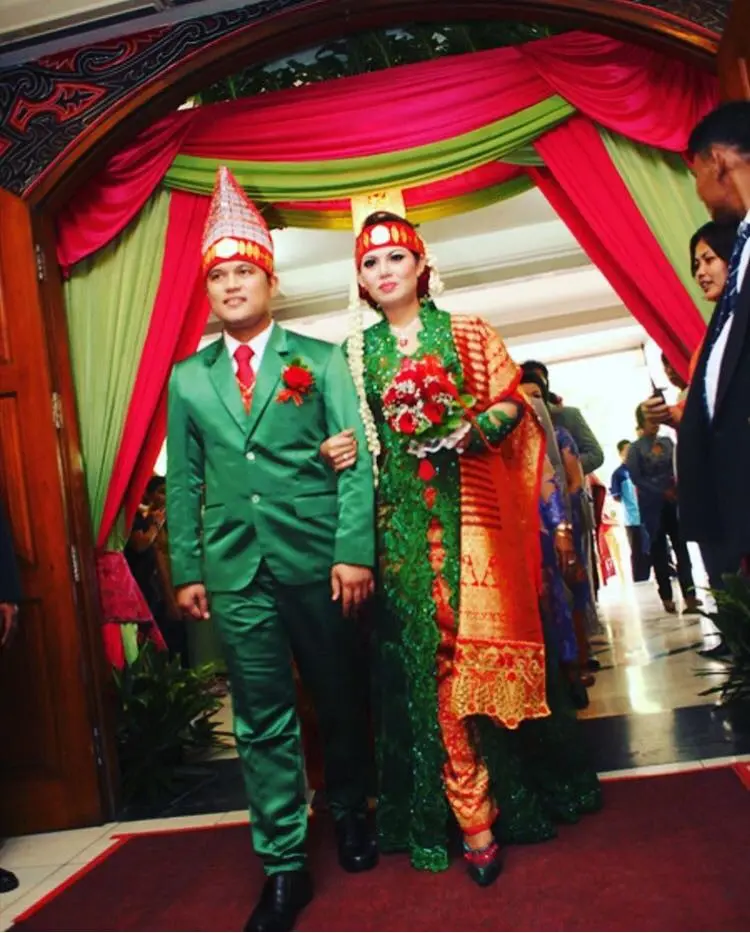 Posan Tobing dan Valentina Tia saat resepsi pernikahan di Jakarta (Dok. Pribadi)
