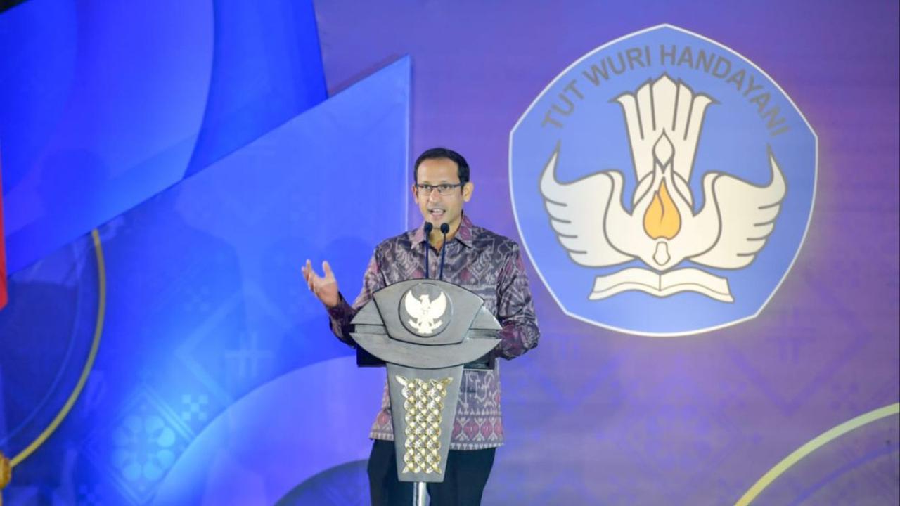 Menurut Huda, Nadiem perlu menjelaskan maksud dari aturan dalam Permendikbud Ristek Nomor 12 Tahun 2024 yang diisukan merubah ekstrakulikuler wajib pramuka di sekolah.