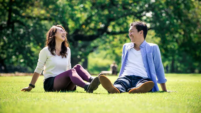 couple romantis bahagia