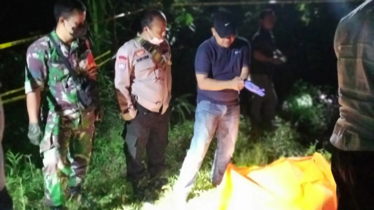 Temuan kerangka manusia bertato Alif Budiman di bagian dada, di Kendal, Jawa Tengah. (Foto: Liputan6.com/Humas Polda Jateng)