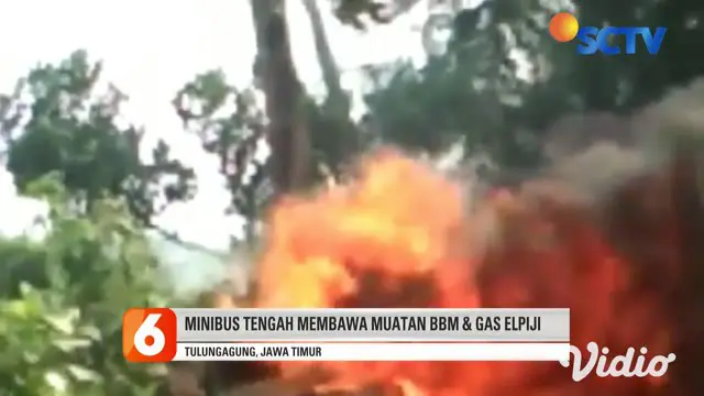 Sebuah minibus pengangkut BBM dan LPG terbakar di Jalan Raya Sumbergempol, Tulungagung. Pengemudi dilarikan ke rumah sakit karena mengalami luka bakar.