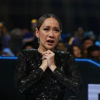 Bunga Citra Lestari Juri Indonesian Idol X, Senin (2/3/2020). (Adrian Putra/Fimela.com)