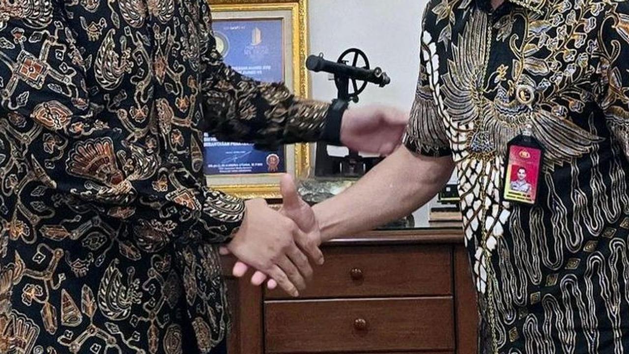 "Kita yakin sampai di sana. Sesuai lagu karangan Pak SBY ini," tutupnya. <br>