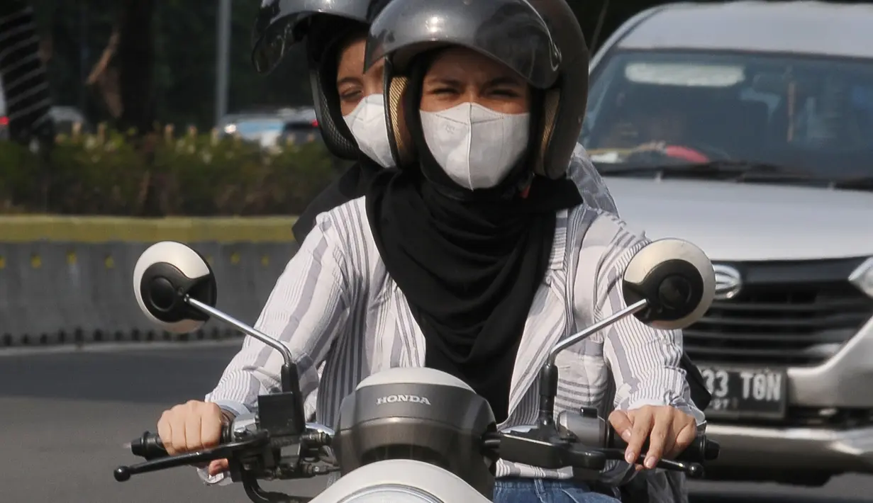 Berdasarkan data laman Dinas Lingkungan Hidup, jumlah kendaraan yang sudah melakukan uji emisi selama 2022 mencapai 155.000 kendaraan. (merdeka.com/imam buhori)