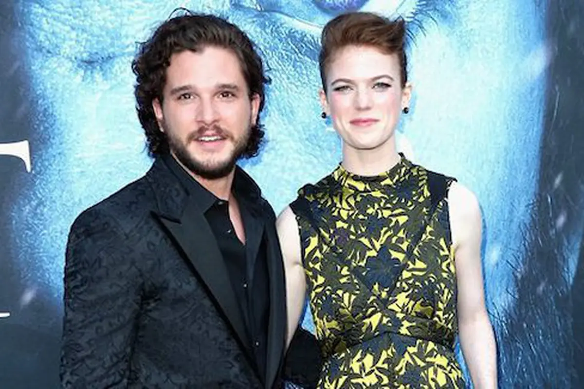 Kit Harington dan Rose Leslie/ copyright AFP
