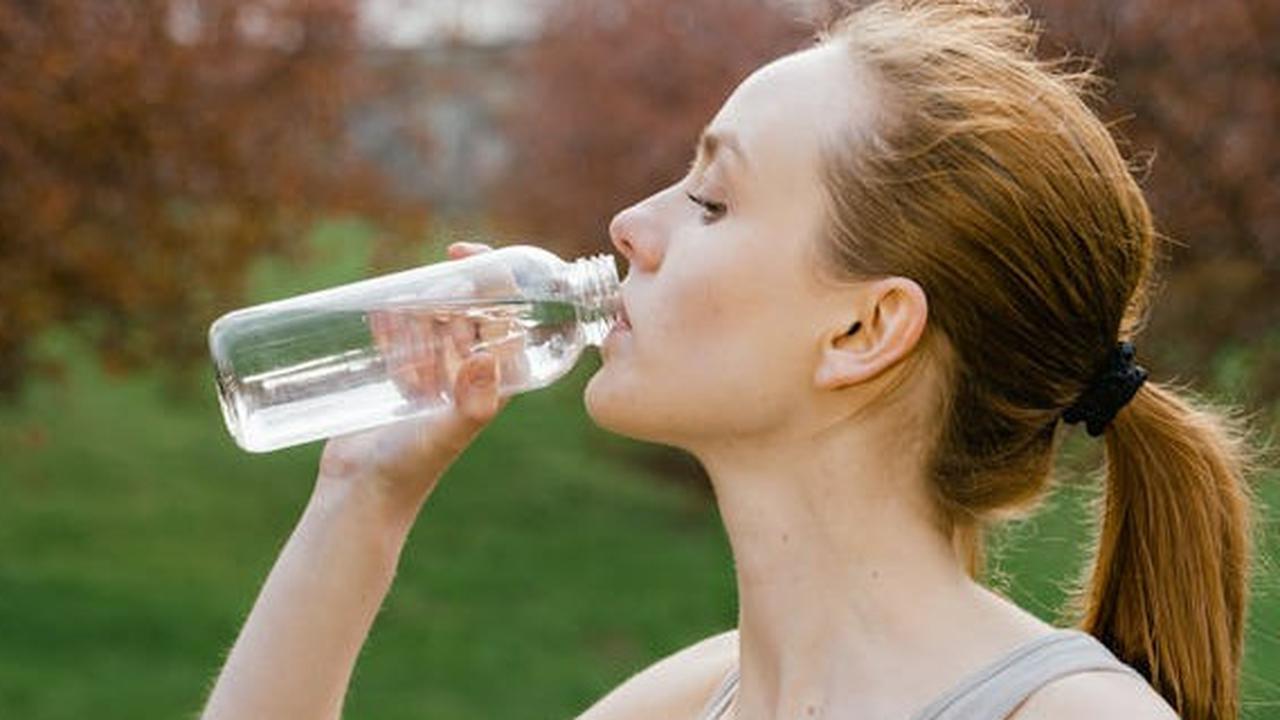 Cara Minum dan Menghidrasi Diri yang Tepat saat Berolahraga