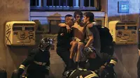 Serangan teror di Paris telah menewaskan 150 orang di Paris. Presiden Hollande pun harus dievakuasi saat peristiwa tersebut terjadi.