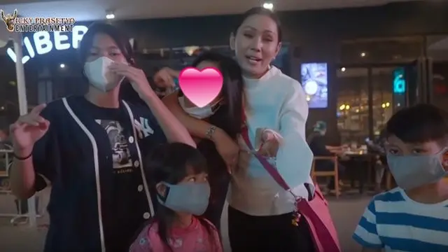Kalina Ocktaranny dan Anak-Anak Vicky Prasetyo