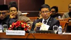 Menteri Agama Lukman Hakim Saifudin saat rapat dengan DPR, Jakarta, Rabu (22/4/2015). Menag memastikan, ongkos ibadah haji tahun ini turun menjadi 2.717 dolar Amerika Serikat atau sekitar Rp33,9 juta per jemaah. (Liputan6.com/Andrian M Tunay)