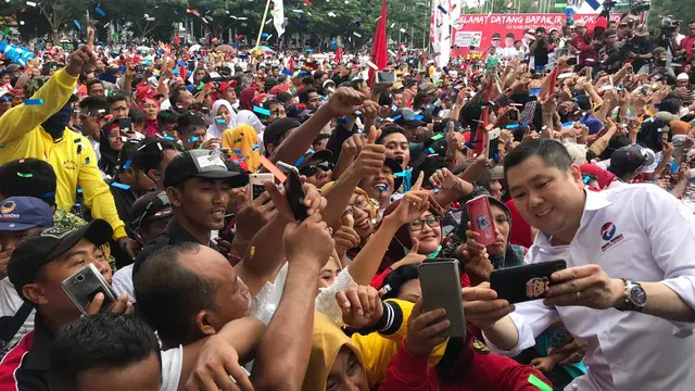 Ketum Partai Perindo Hary Tanoe menghadiri acara kamoanye akbar di Banyuwangi, Jatim. (Isitimewa)