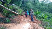 Longsor di Ciemas Sukabumi, Akses Jalan Penghubung 2 Desa Terputus