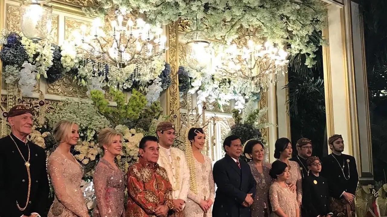 [Bintang] Panji Trihatmodjo dan Varsha Stauss