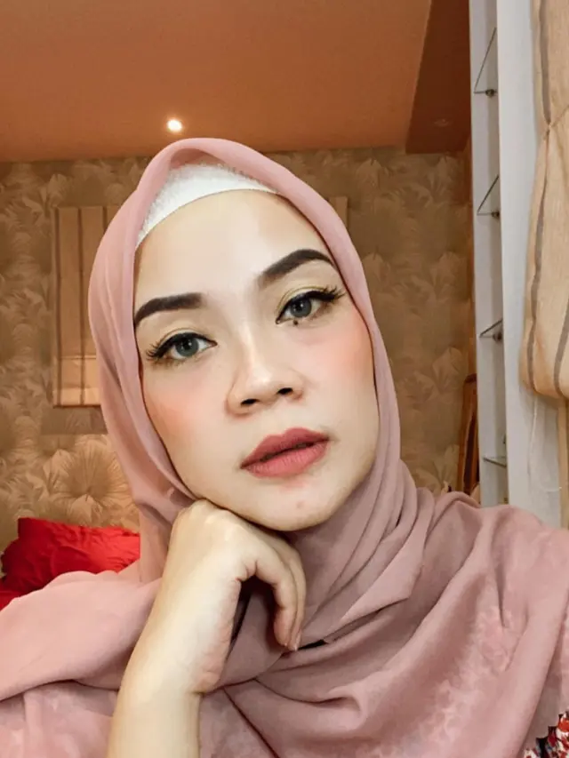 6 Potret Rindu AFI yang Kini Berhijab, Penampilannya Bikin Pangling