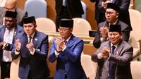Presiden Prabowo Subianto dan delegasi RI mengapresiasi dengan tepuk tangan sambil berdiri (standing ovation) saat Presiden Prancis Emmanuel Macron umumkan Prancis mengakui negara Palestina. (Antara)