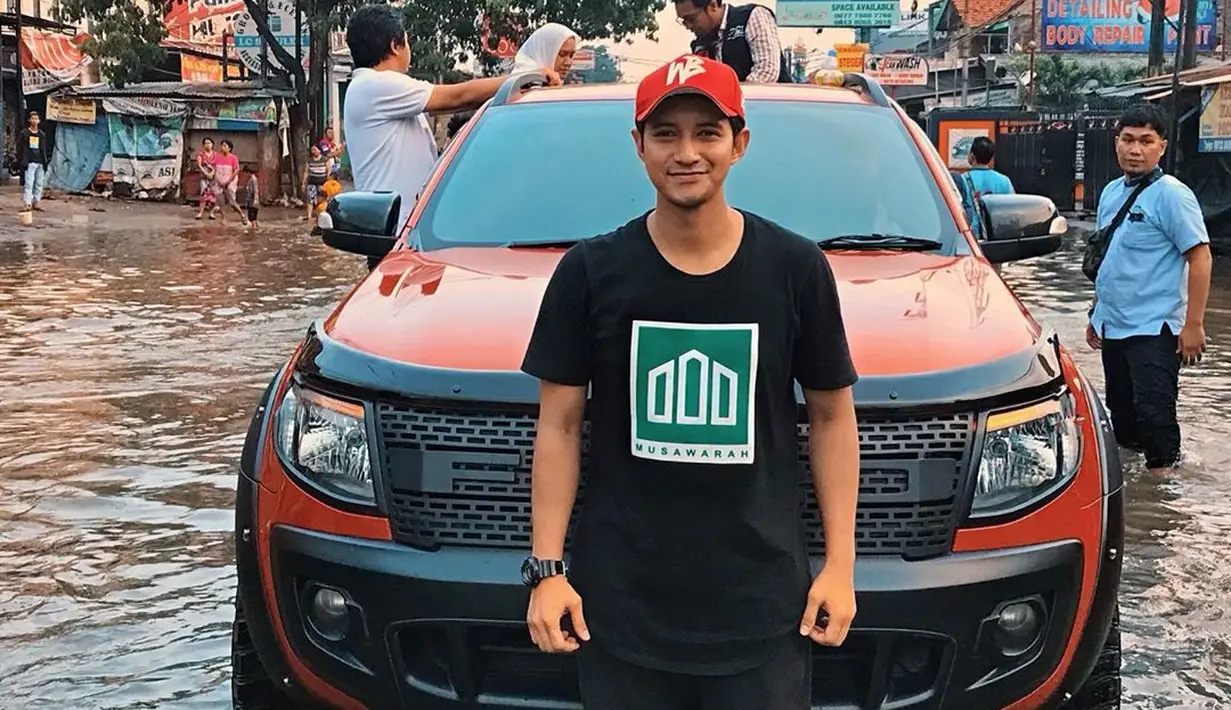 Artis-artis Bantu Korban Banjir (Instagram/chand_kelvin)