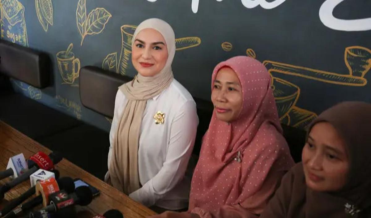 1.&nbsp;Delapan Bulan Pisah Rumah