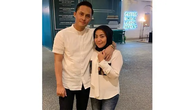 Menikah pada bulan April Lalu, Muzdalifah dan Fadel Ismali terlihat semakin mesra.