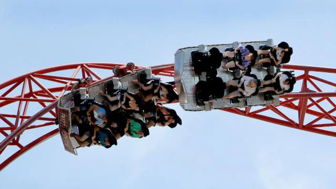 Tragis, Rollercoaster Macet, Nasib Penumpang Mengerikan