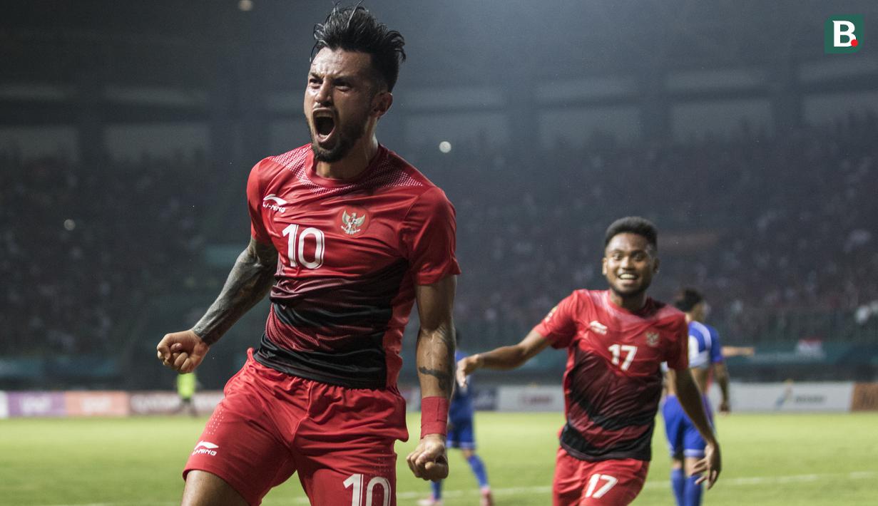 Gelandang Timnas Indonesia, Stefano Lilipaly, merayakan gol yang dicetaknya ke gawang Taiwan pada laga Grup A Asian Games di Stadion Patriot, Jawa Barat, Minggu (12/8/2018). Indonesia menang 4-0 atas Taiwan. (Bola.com/Vitalis Yogi Trisna)