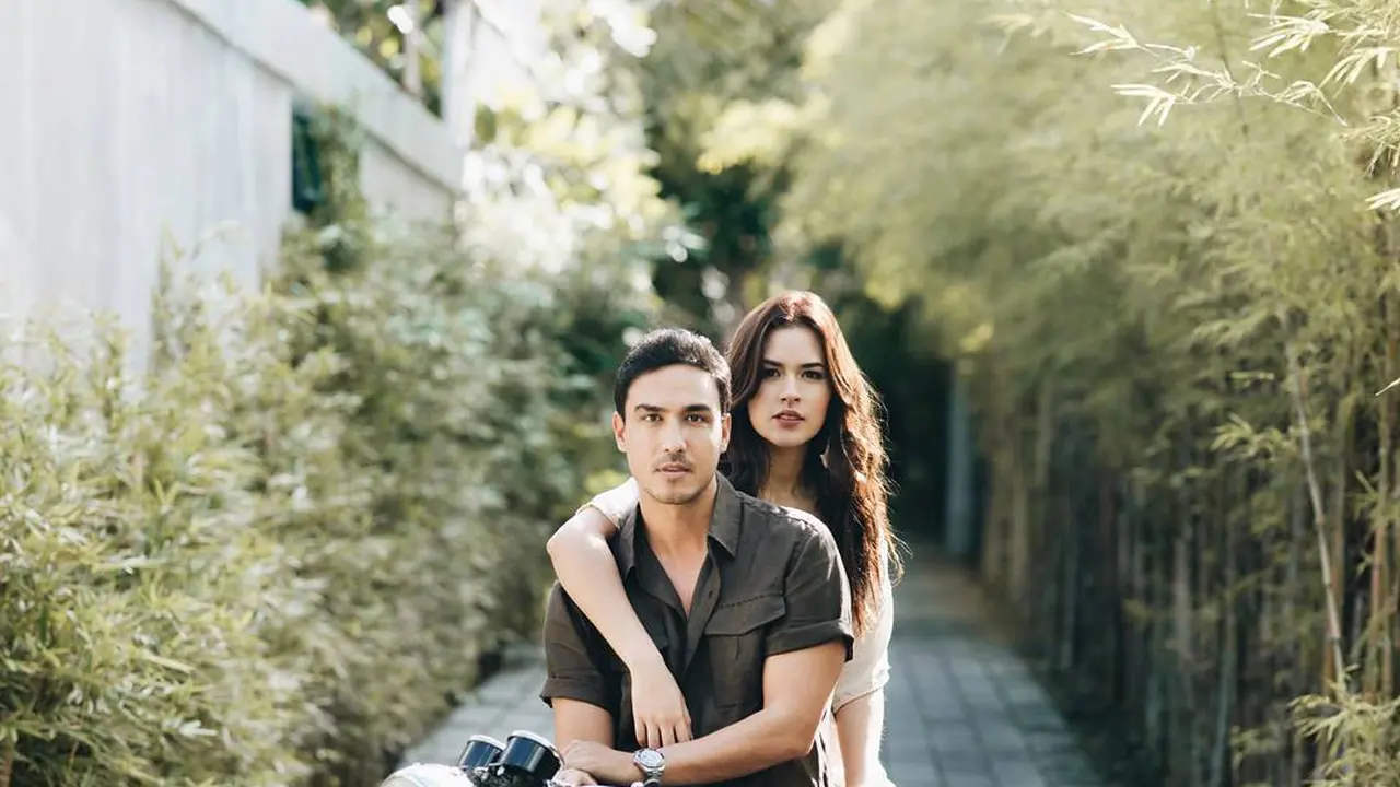 6 Potret Kenangan Prewedding Raisa dan Hamish Daud yang Ikonik, Penuh Romansa
