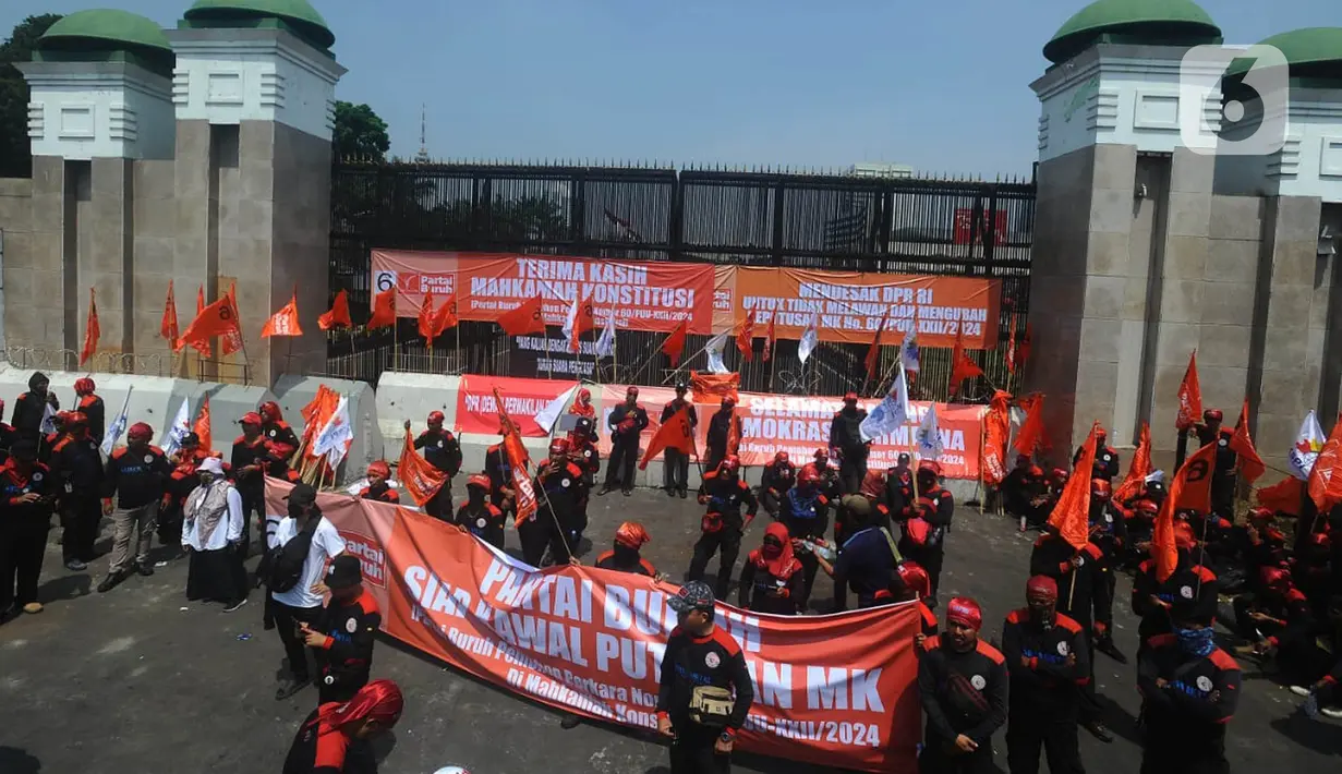 Mereka menggelar aksi demonstrasi menolak pengesahan Revisi UU Pilkada. (merdeka.com/Arie Basuki)