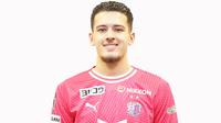 Justin Hubner bergabung dengan Cerezo Osaka. (Bola.com/Dok.Cerezo Osaka).