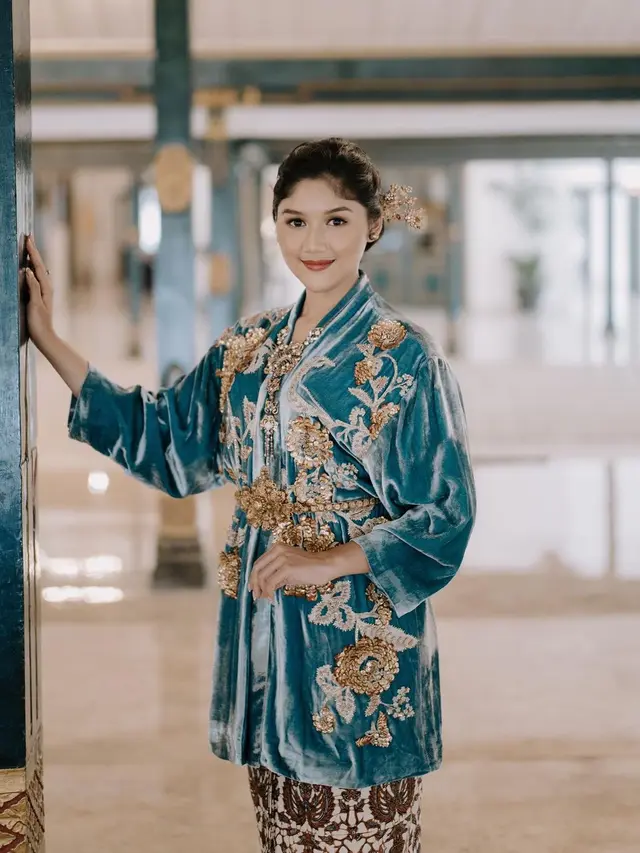 8 Potret Prewedding Kaesang Pangarep-Erina Gudono Kenakan Busana Jawa, Bak Bangsawan