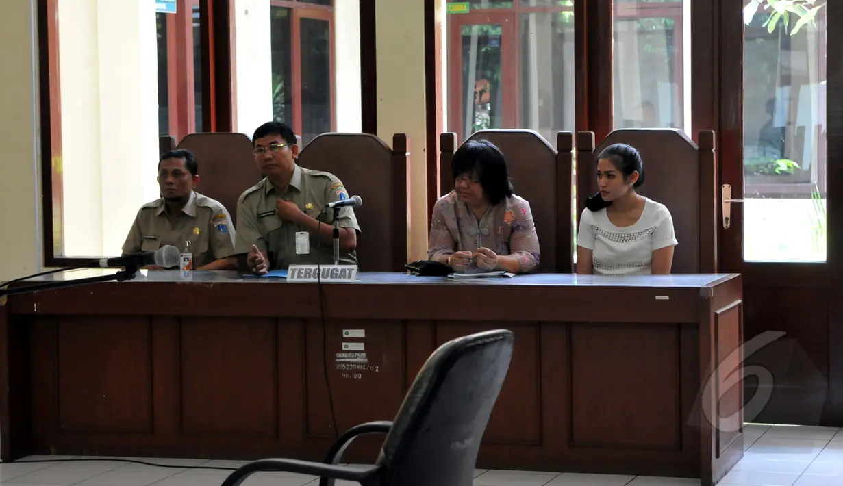 Suasana persidangan pembatalan akta nikah yang diajukan Ludwig Franz Willibald terhadap Jessica Iskandar, Jakarta, Selasa (31/3/2015). (Liputan6.com/Panji Diksana)