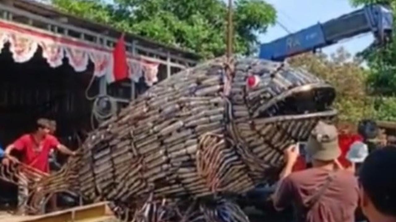 Viral Tugu Bandeng Raksasa di Pati Terbuat Dari Knalpot Brong, Begini Penampakannya