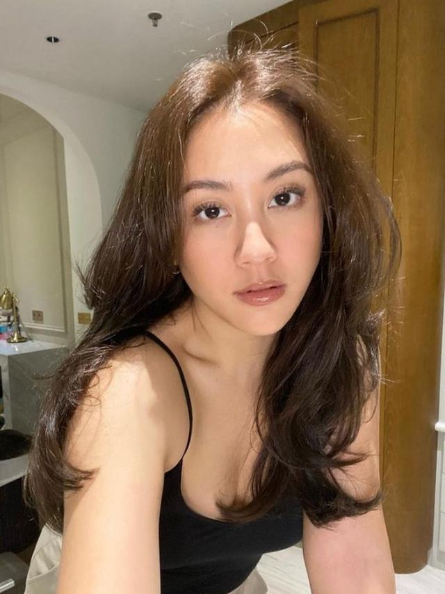 Sherina Munaf dengan rambut panjang (Instagram/sherinamunaf)