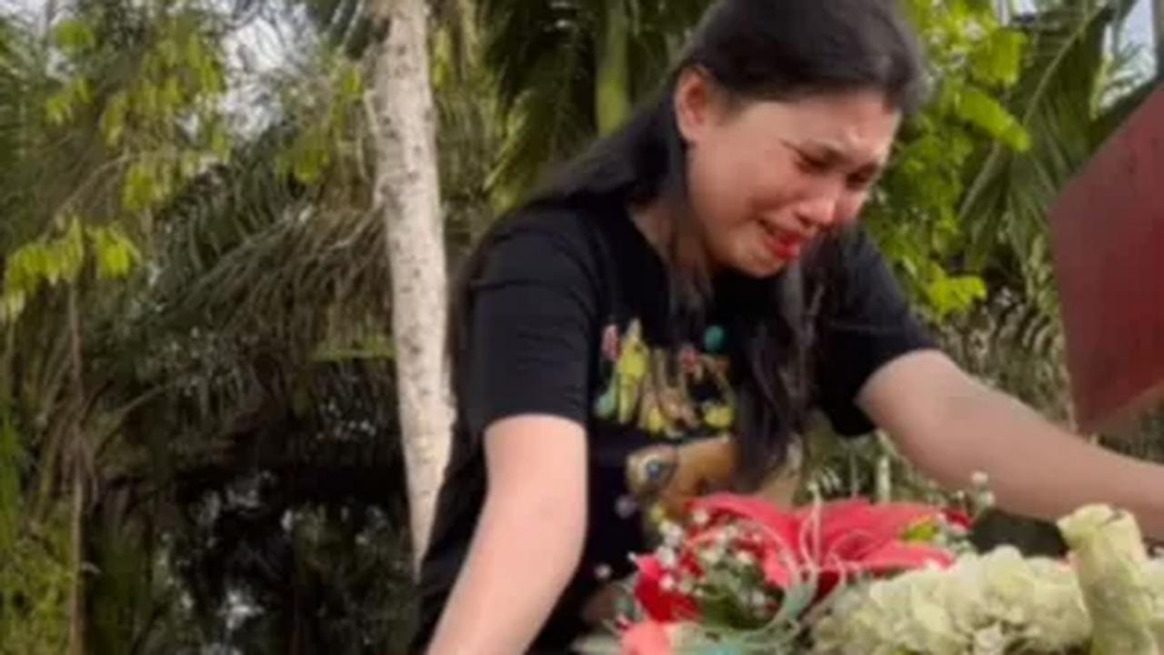 Meski telah berbeda alam, Vera masih terus merindukan Yosua. Vera mengaku terus mendoakan kekasih yang dicintainya itu.