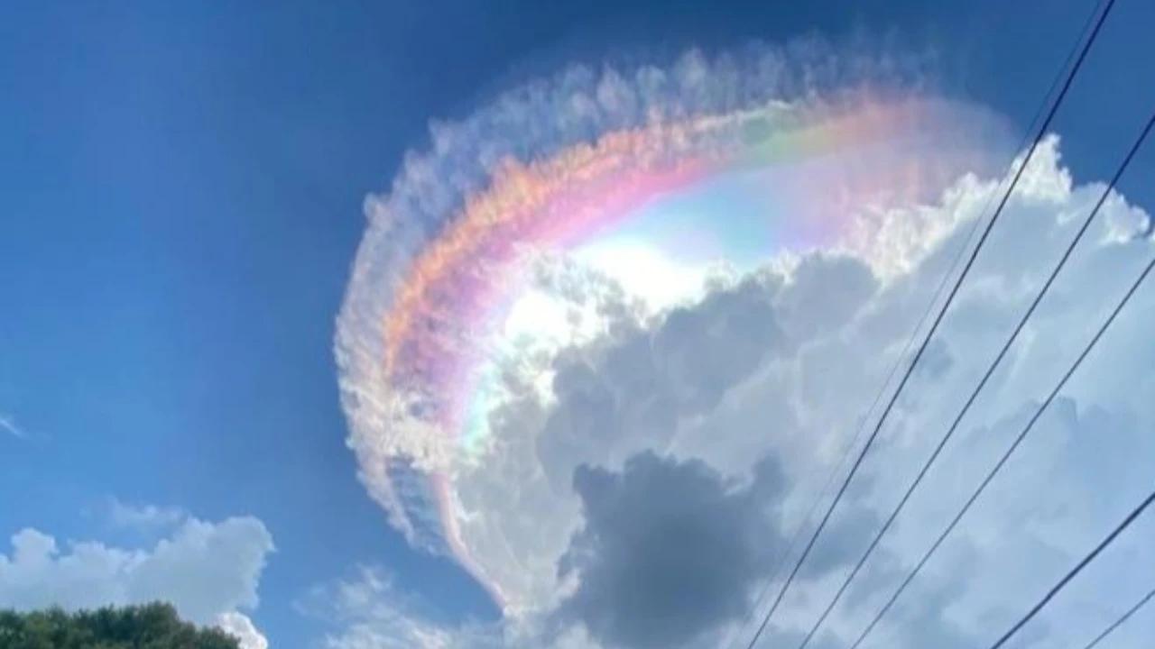 Fenomena Langka di Langit Jonggol, Ini Kata BMKG soal Awan Pelangi