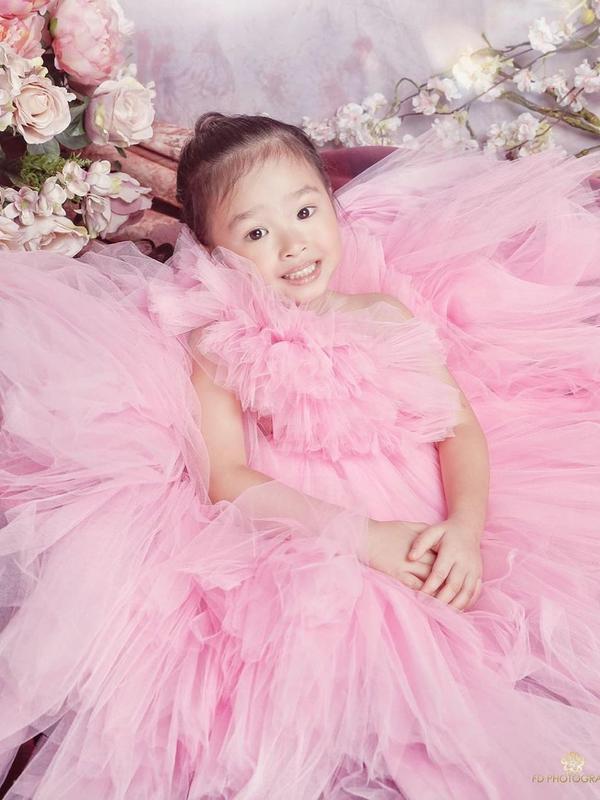 6 Gaya Thalia Putri Onsu yang Paling Menggemaskan. (Sumber: Instagram.com/thaliaputrionsu)