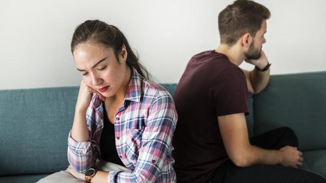 Ilustrasi hubungan merenggang, pasangan bertengkar