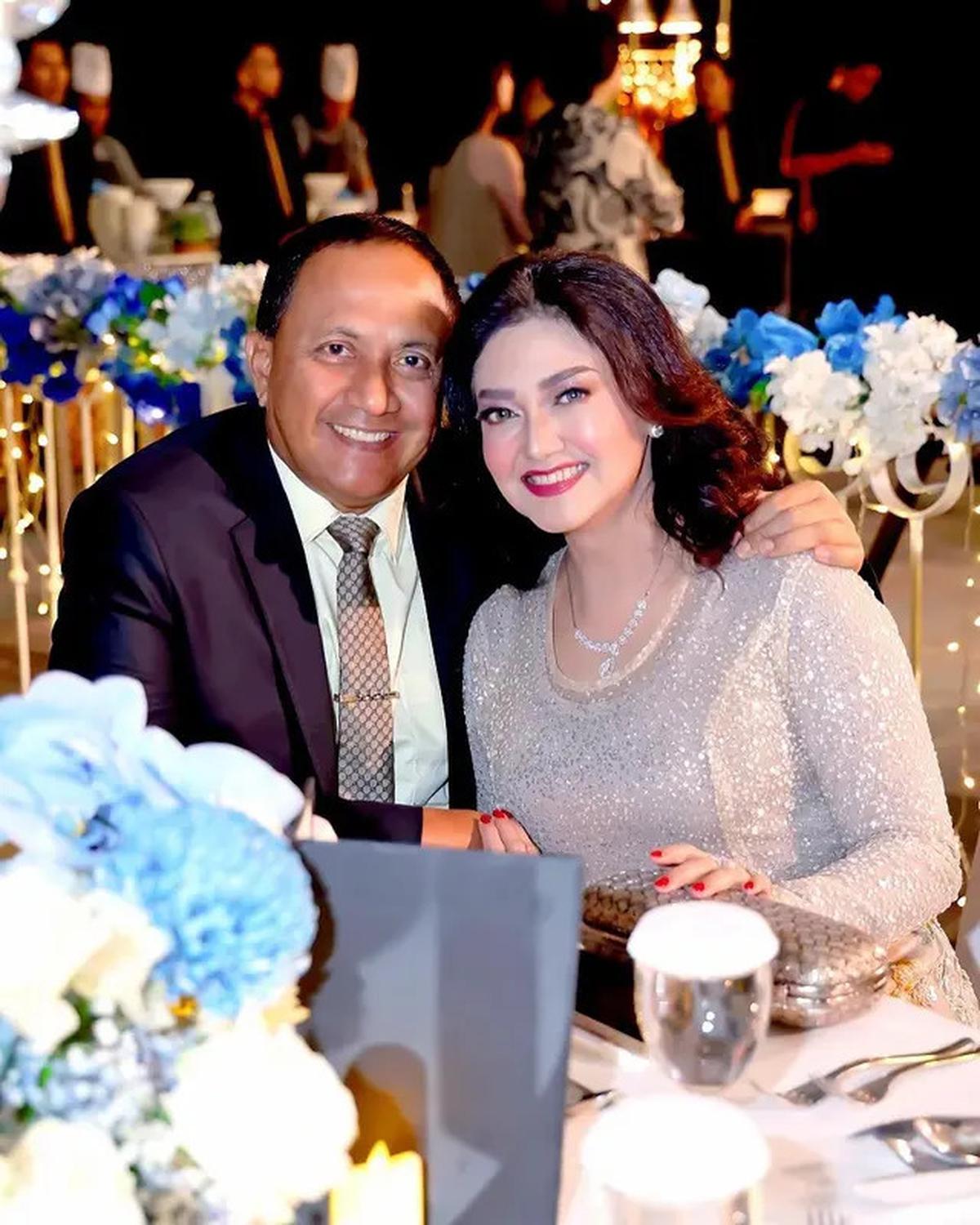 7 Potret Terbaru Bella Saphira dan Suami, Mesra dan Harmonis Selama 12 Tahun Bersama