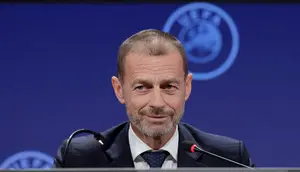 Presiden UEFA, Aleksander Ceferin, berbicara dalam konferensi pers setelah Kongres Biasa UEFA ke-49 yang diselenggarakan di pusat kongres Sava Centar di Beograd pada 3 April 2025. (PREDRAG MILOSAVLJEVIC/AFP)