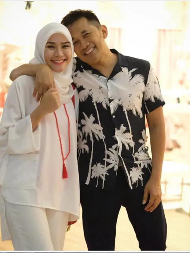 [Bintang] Hanung Bramantyo dan Zaskia Adya Mecca