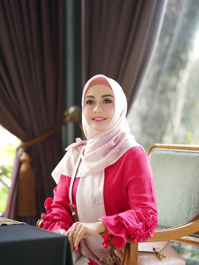 Potret terbaru Eddies Adelia yang awet muda