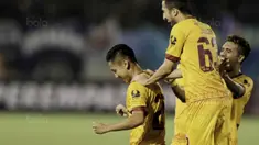 Gelandang Sriwijaya FC, Syahrian Abimanyu, melakukan selebrasi usai mencetak gol ke gawang Arema FC pada laga perempat final Piala Presiden di Stadion Manahan, Solo, Minggu, (4/2/2018). Sriwjaya FC menang 3-1 atas Arema FC. (Bola.com/M Iqbal Ichsan)